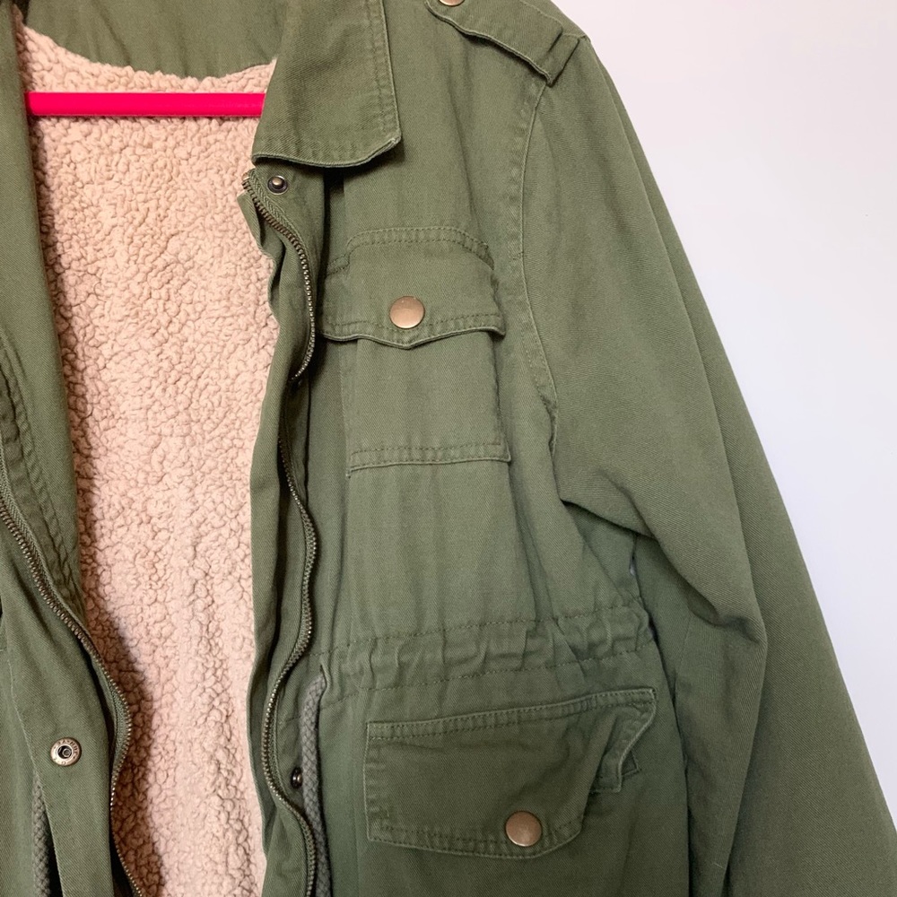 BRANDY MELVILLE Teddy lined green jacket - Picture 2 of 6